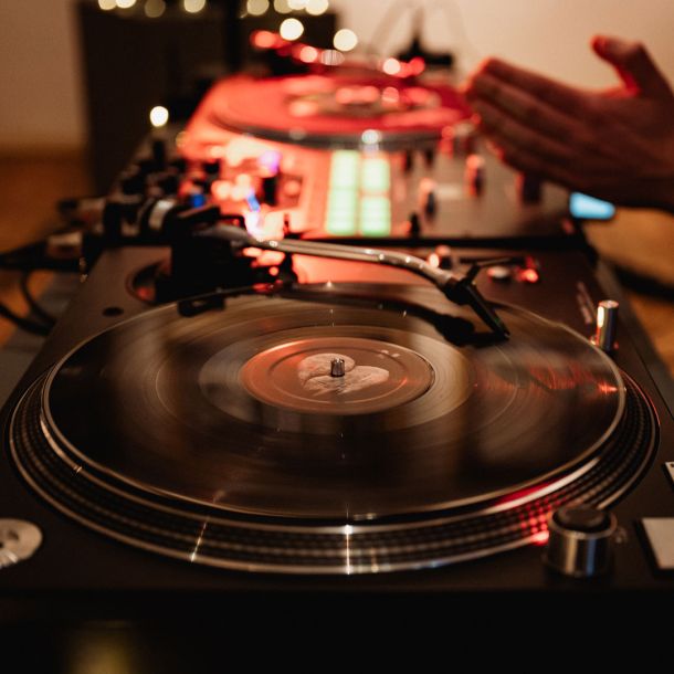 Арт-вечер «Мелодии на виниле»